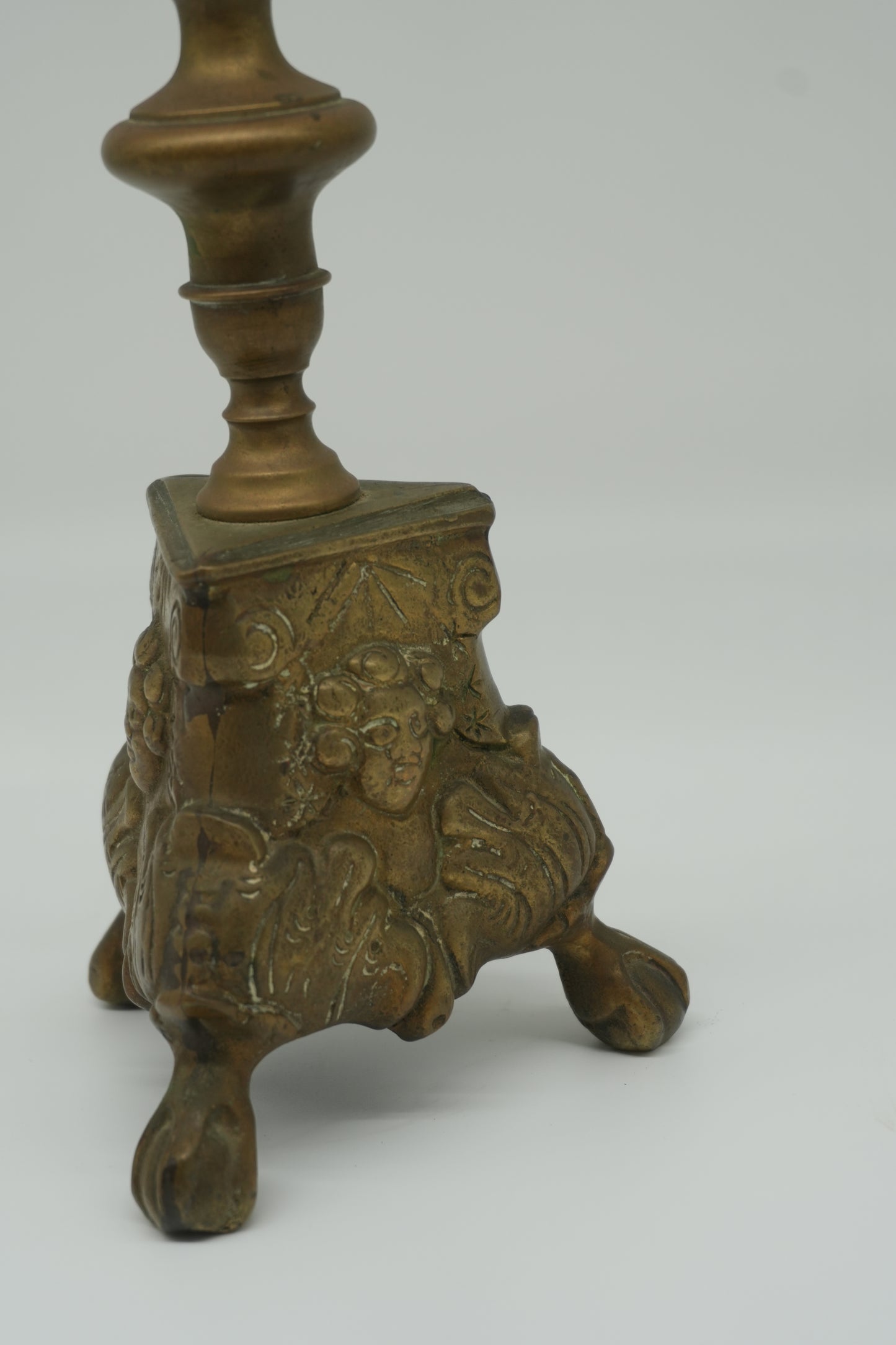 Vintage Brass Candlestick – Neo-Renaissance Figural Mask & Twisted Stem