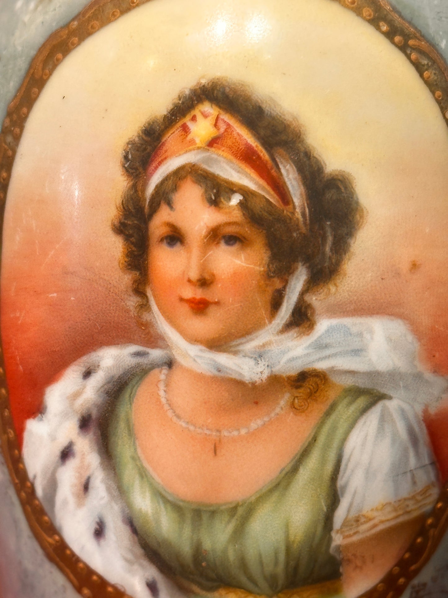 Porcelain Portrait Vase with Gilded Medallion – Circa 1880–1920